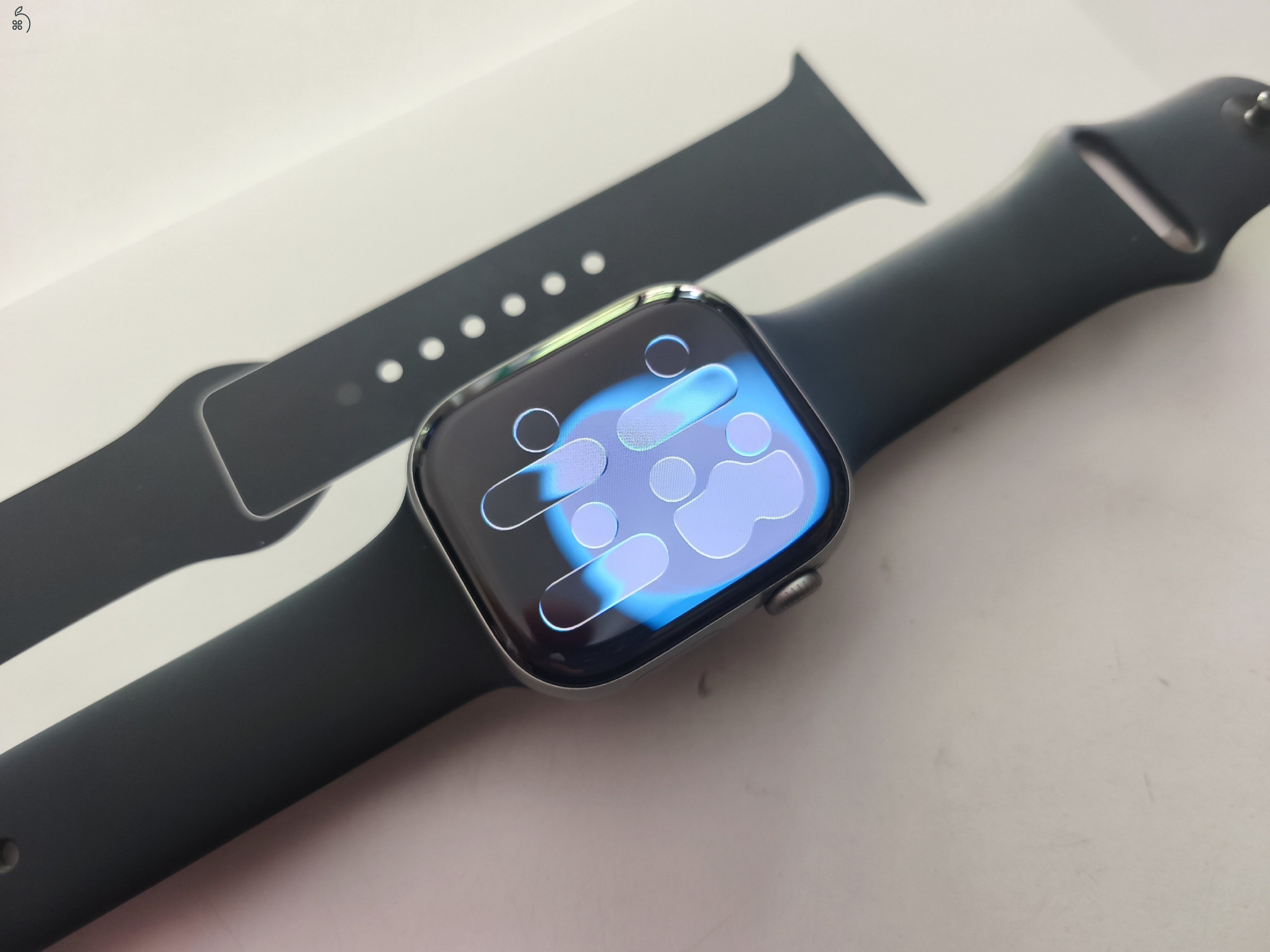 Apple Watch Series 11 46mm karcmentes, 100% aksi, 2028.05.-ig Apple gar ALZA 2 ajándék új gyári szíj