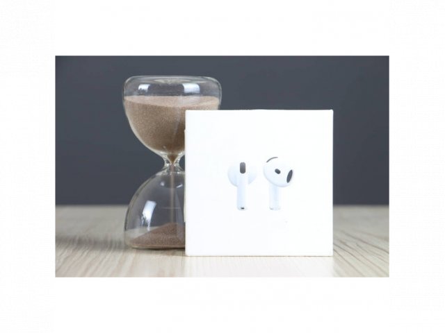 Használt Apple AirPods 4 B US-8565