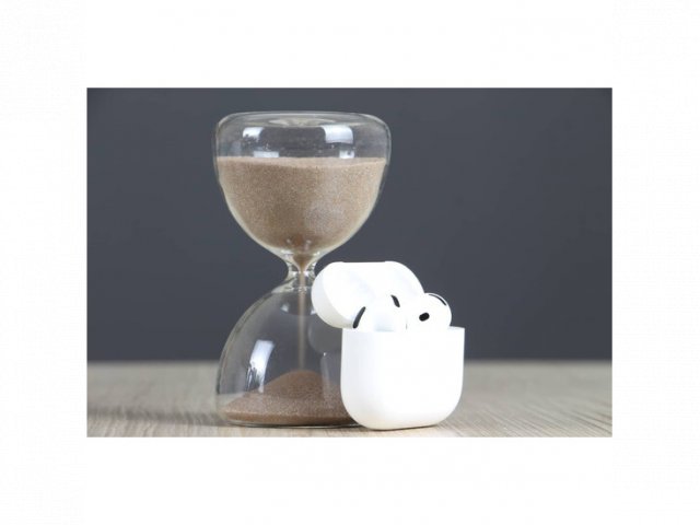 Használt Apple AirPods 4 B US-8565