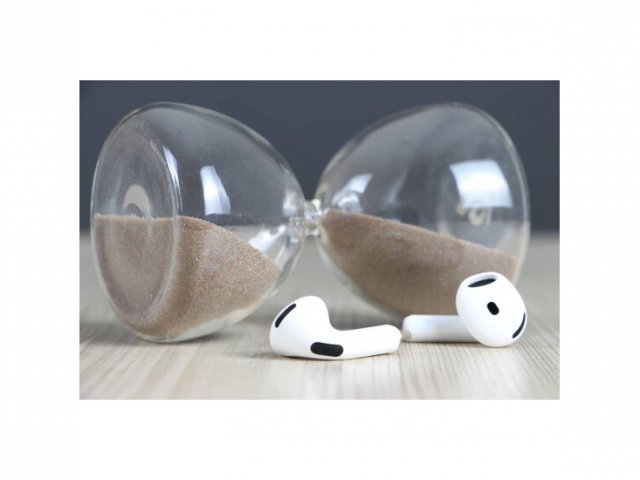 Használt Apple AirPods 4 B US-8565