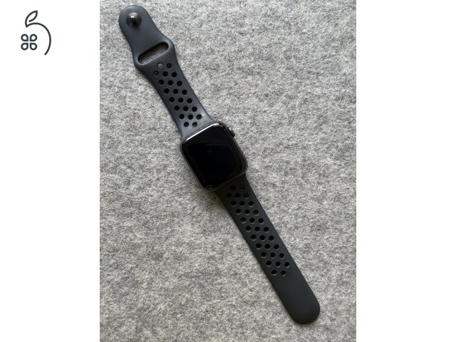 Apple Watch Nike Series 6 GPS 40mm fekete