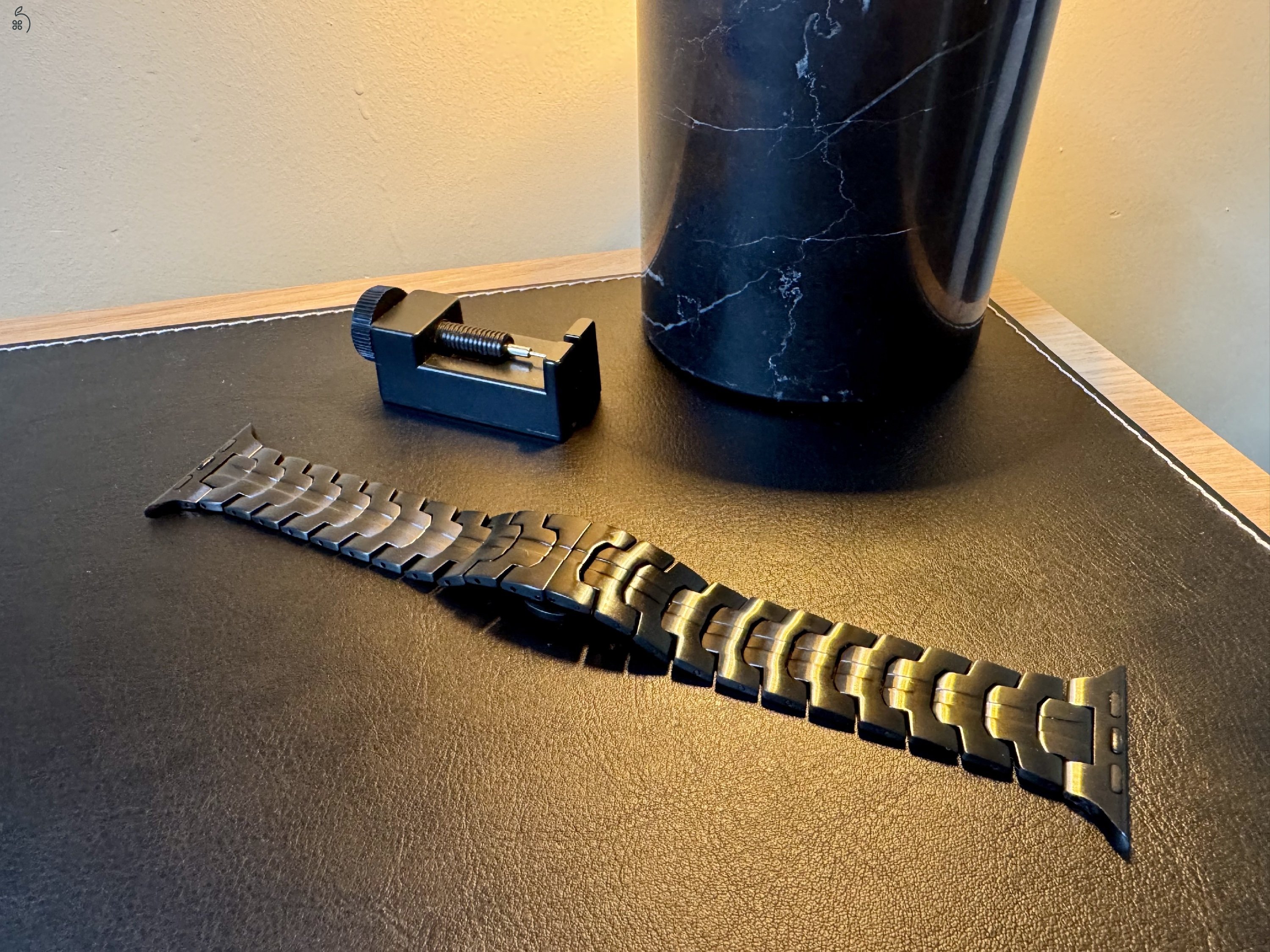 Apple Watch Ultra 3 49 mm eredeti milánói szíjjal