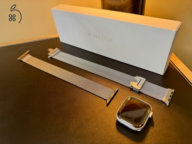 Apple Watch Series 11 GPS + Cellular, 42 mm-es ezüstszínű alumíniumtok, natúr milánói szíj
