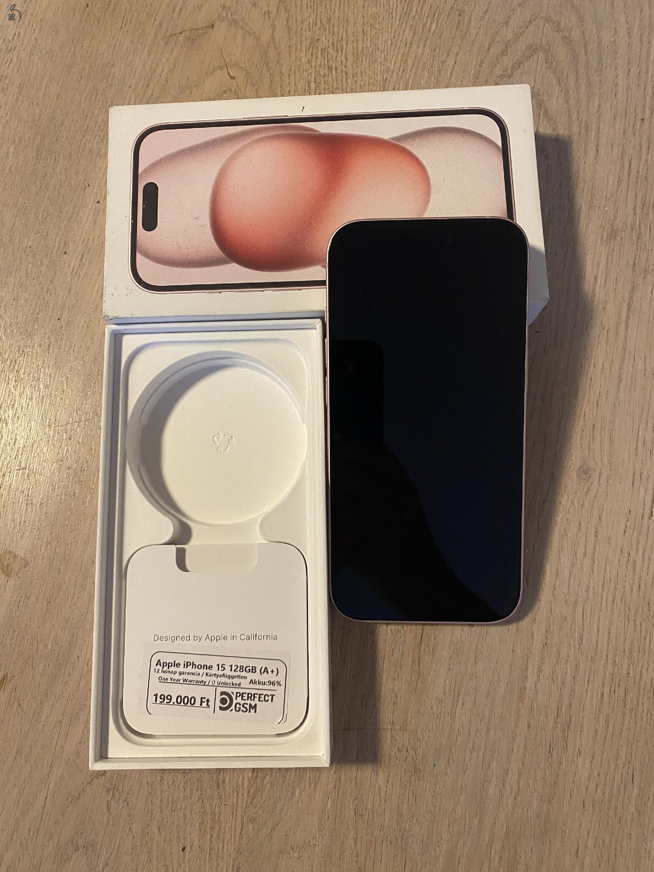 iPhone 15 128 GB – rózsaszín, dobozzal, sérült hátlappal – 120 000 Ft