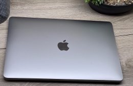 MacBook Air 2020 M1 13” 256GB 2 ÉV Garanciával 100%