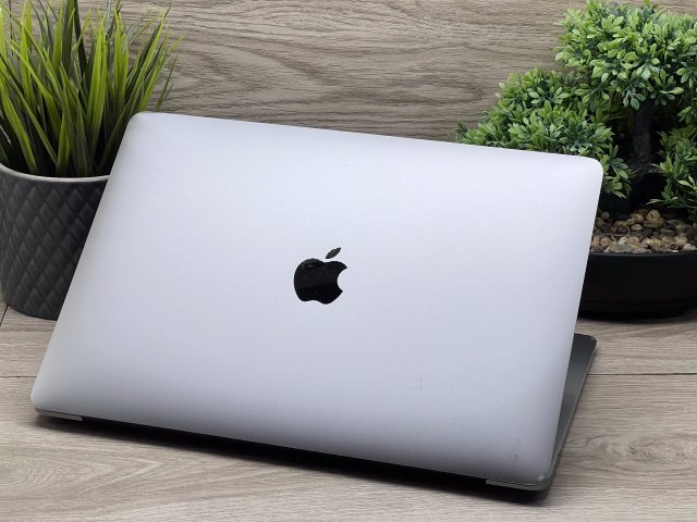 MacBook Air 2020 M1 13” 256GB 2 ÉV Garanciával 100%