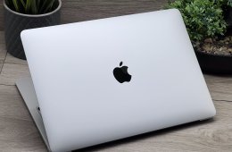 MacBook Air 2020 M1 13” 256GB 2 ÉV Garanciával