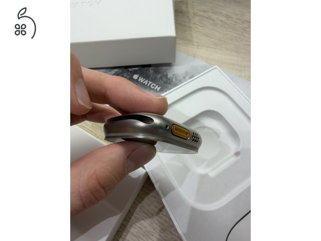 Apple Watch Ultra 1 (49mm Titanium) – Karcmentes, 89% akku, dobozában!