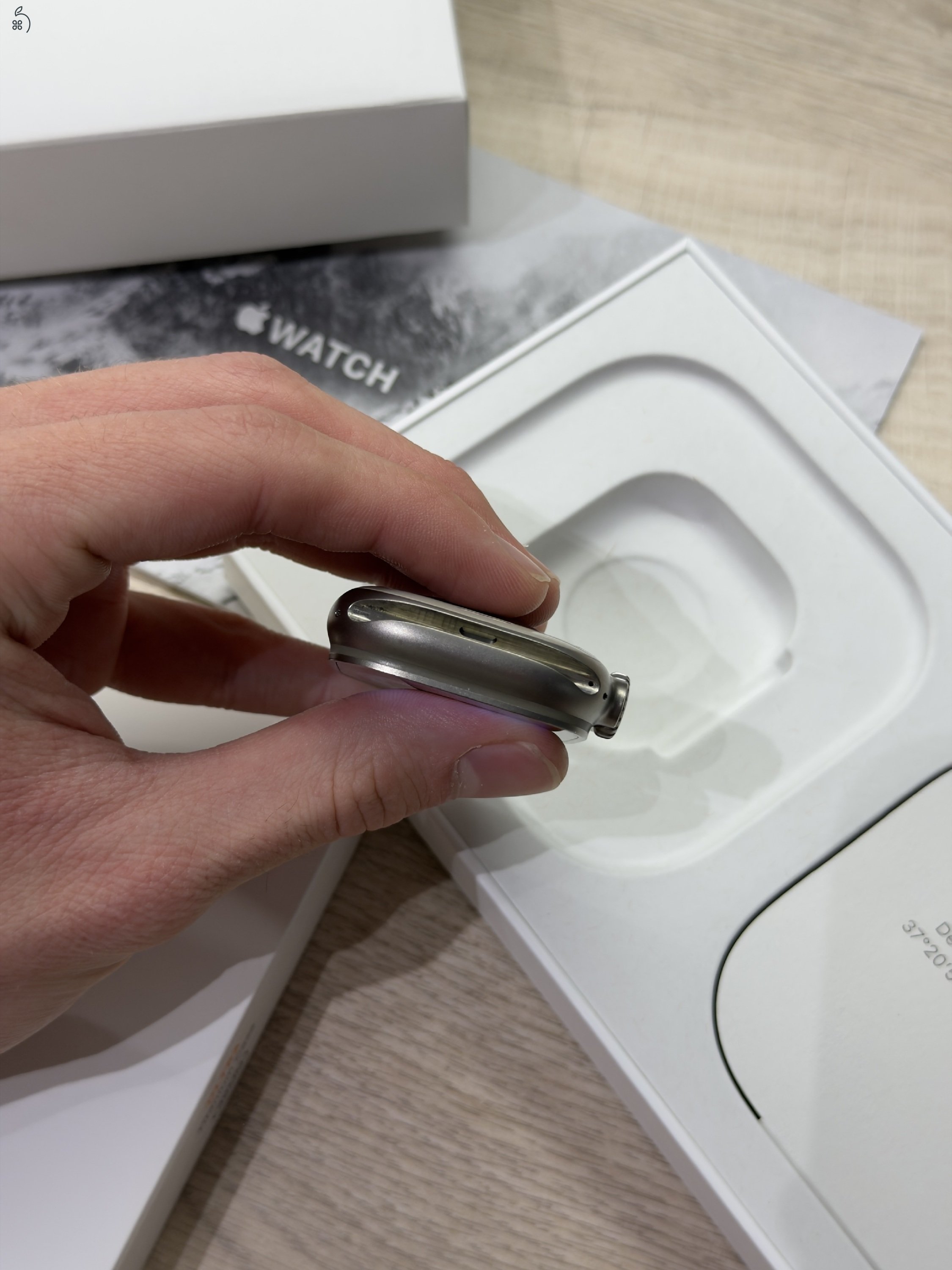 Apple Watch Ultra 1 (49mm Titanium) – Karcmentes, 89% akku, dobozában!
