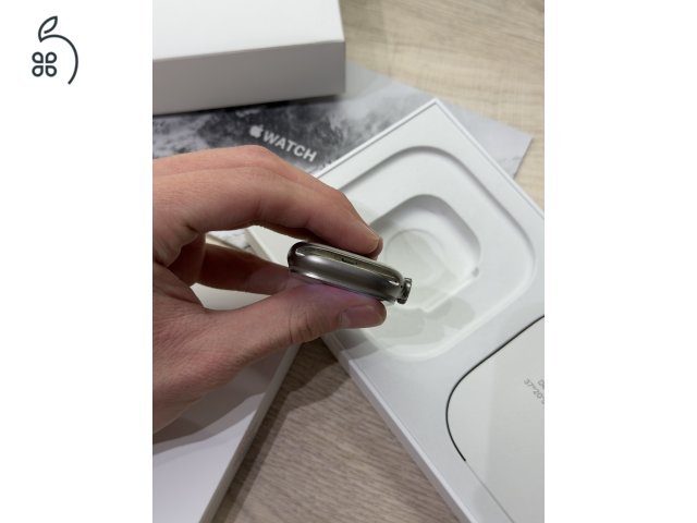 Apple Watch Ultra 1 (49mm Titanium) – Karcmentes, 89% akku, dobozában!