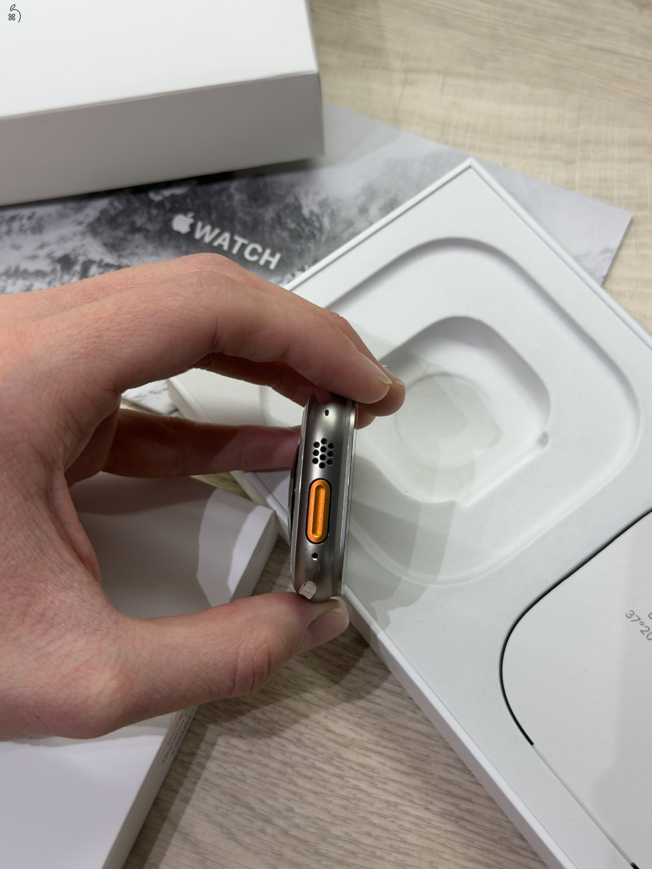Apple Watch Ultra 1 (49mm Titanium) – Karcmentes, 89% akku, dobozában!