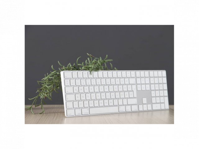 Használt Apple Magic Keyboard numerikus billentyűzettel HUN B US-8668