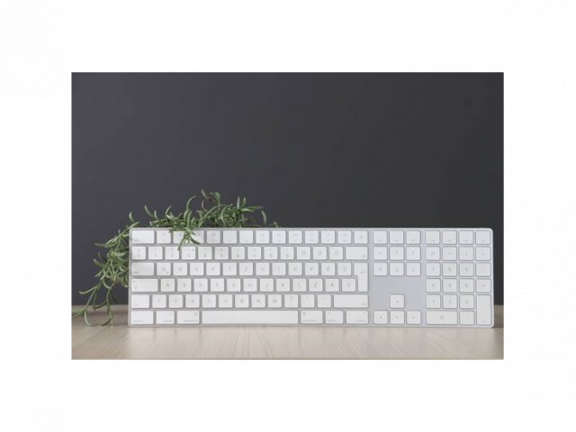 Használt Apple Magic Keyboard numerikus billentyűzettel HUN B US-8668