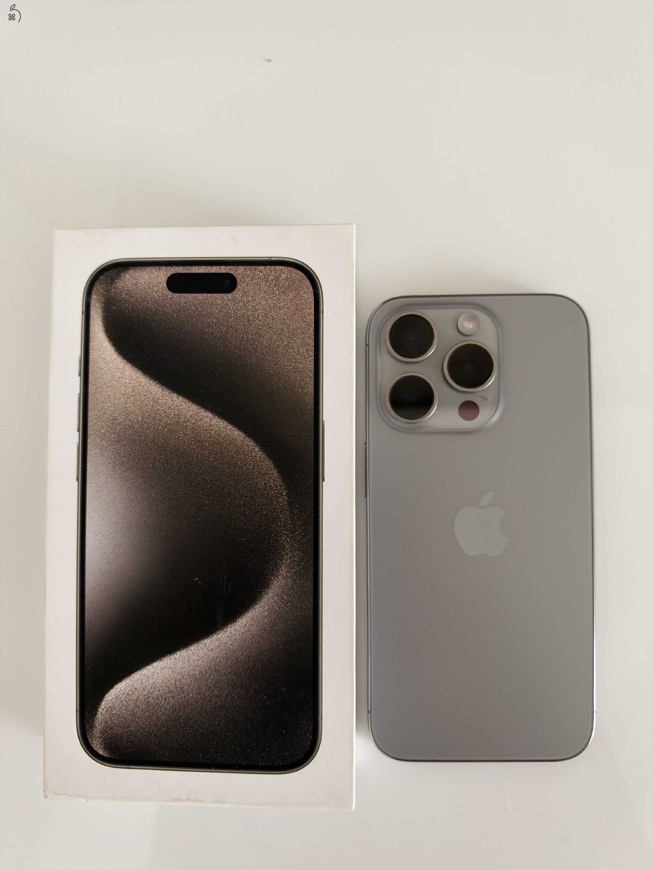 Hibátlan, karc és  sérülésmentes iPhone 15 Pro  eladó