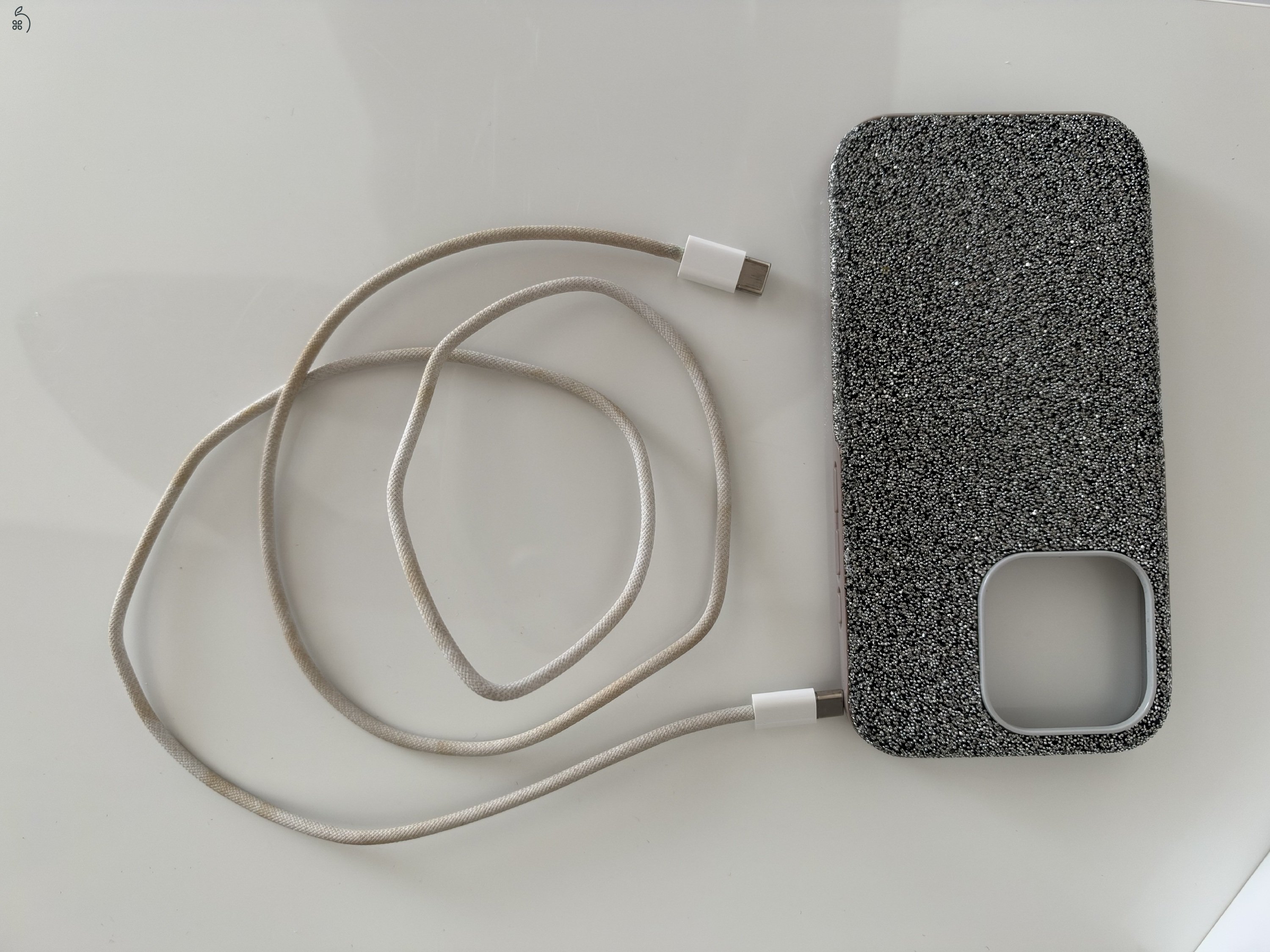 Hibátlan, karc és  sérülésmentes iPhone 15 Pro  eladó