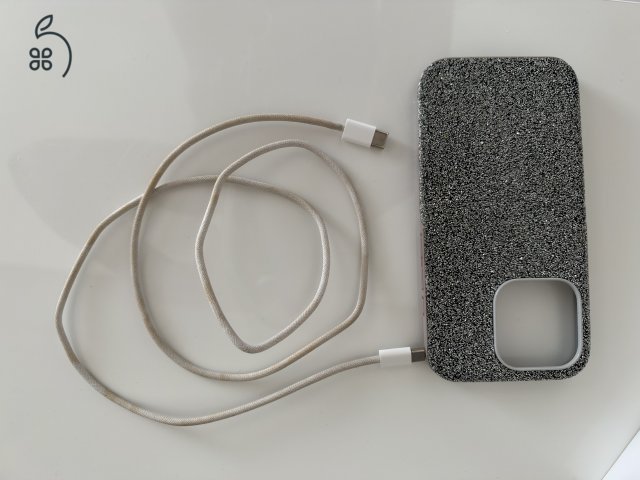 Hibátlan, karc és  sérülésmentes iPhone 15 Pro  eladó