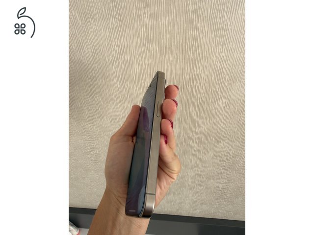 Hibátlan, karc és  sérülésmentes iPhone 15 Pro  eladó
