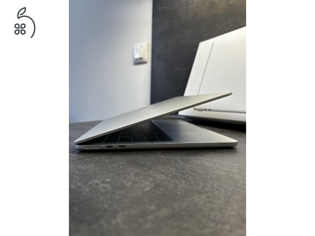 Apple MacBook Air M4 13.6