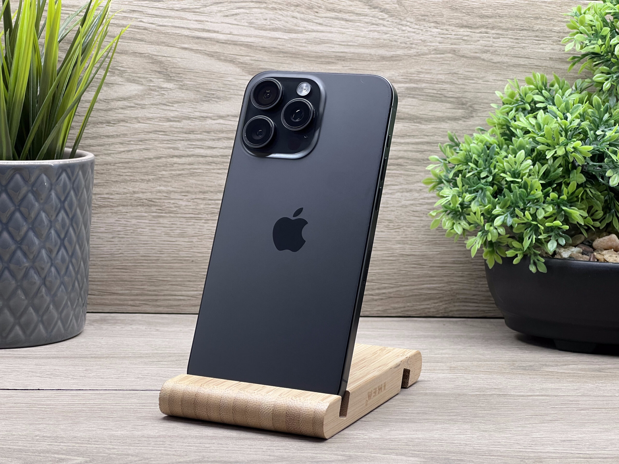 Hibátlan iPhone 15 Pro Max Black Titanium 512GB 2 ÉV Garanciával 90%