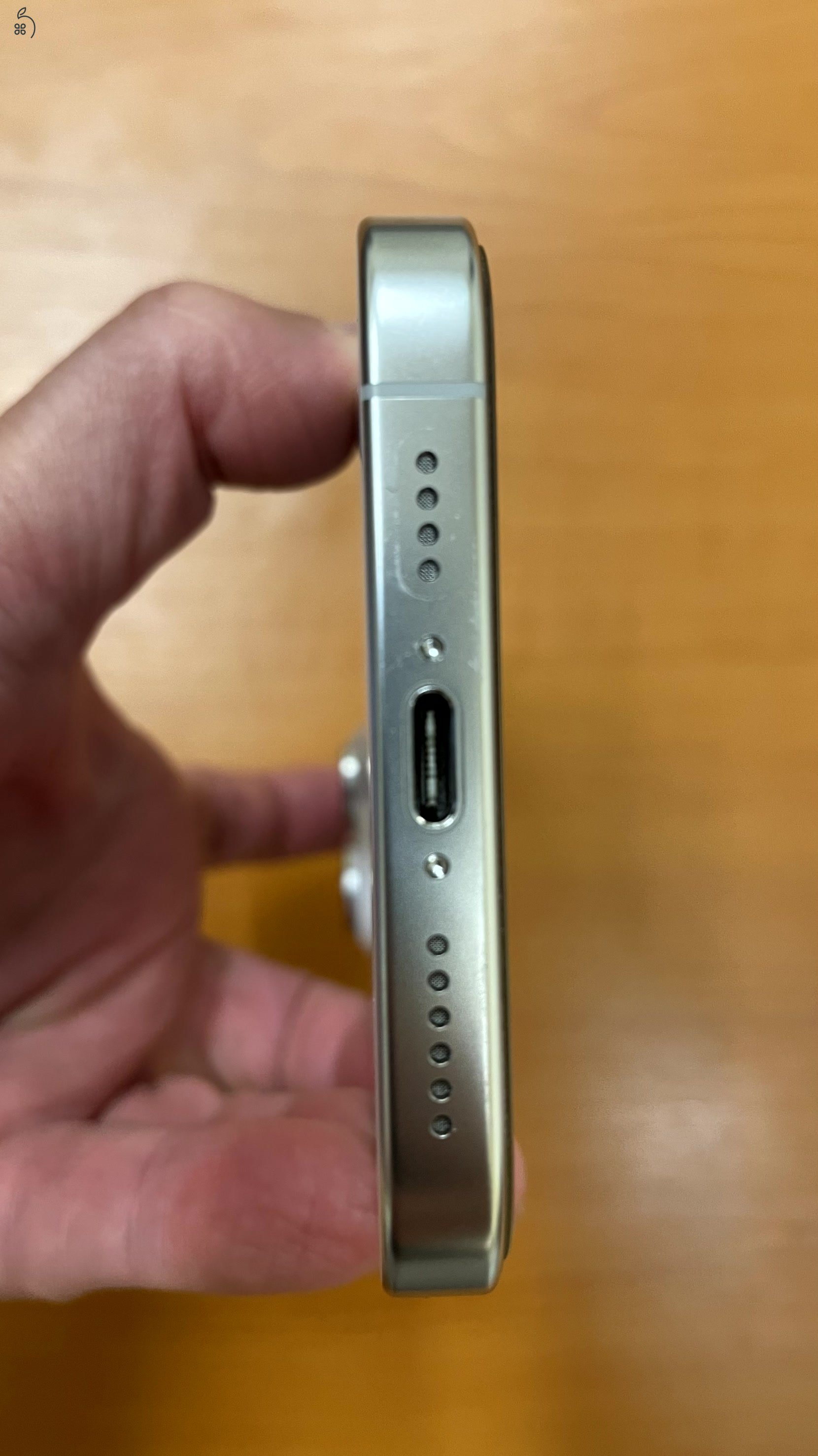 Apple iPhone 16 Pro Max 256 GB White Titanium 93% akku