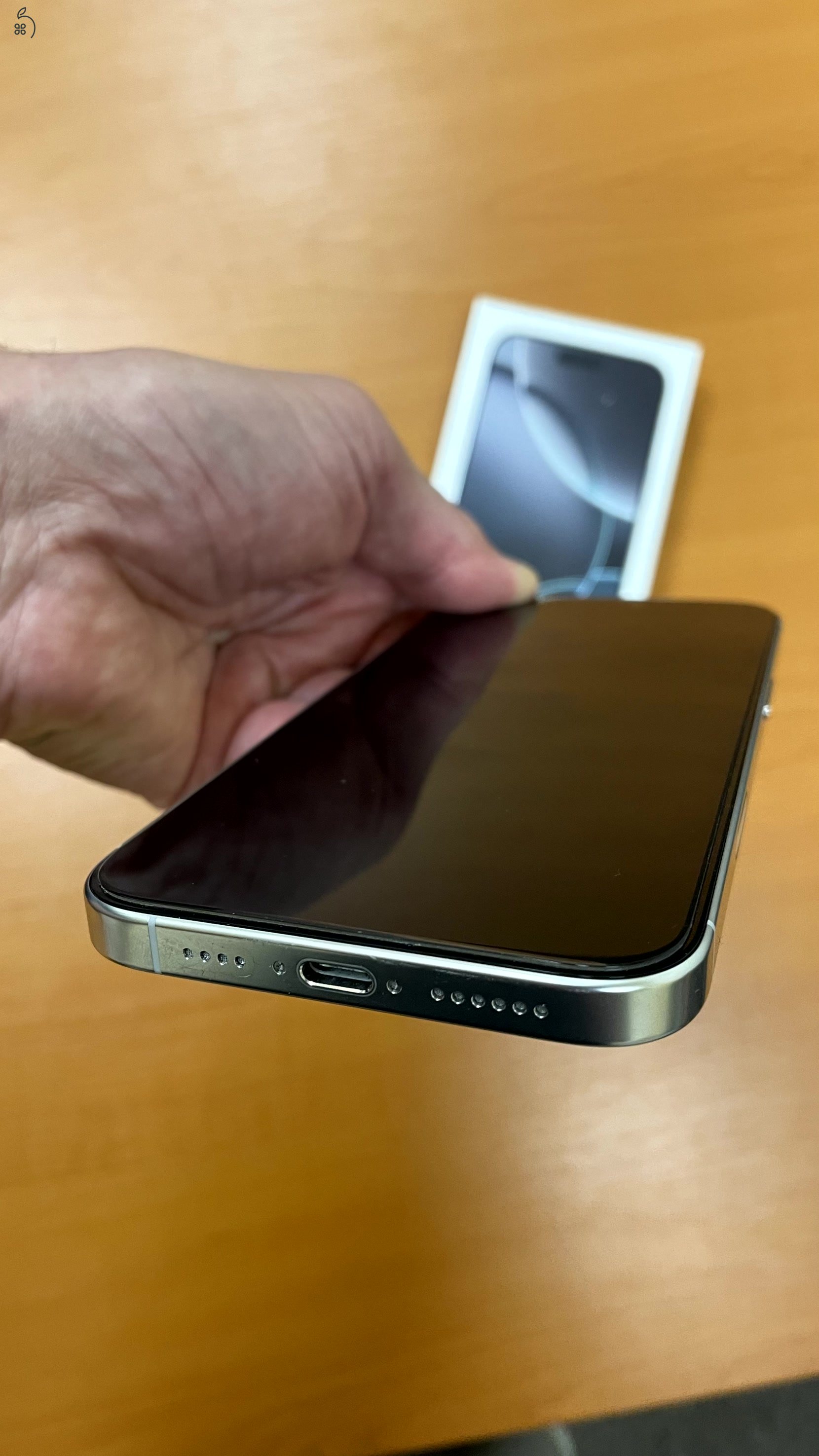 Apple iPhone 16 Pro Max 256 GB White Titanium 93% akku