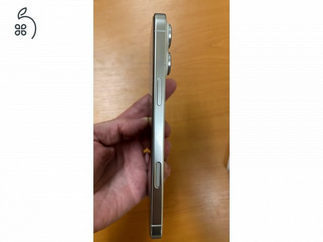 Apple iPhone 16 Pro Max 256 GB White Titanium 93% akku