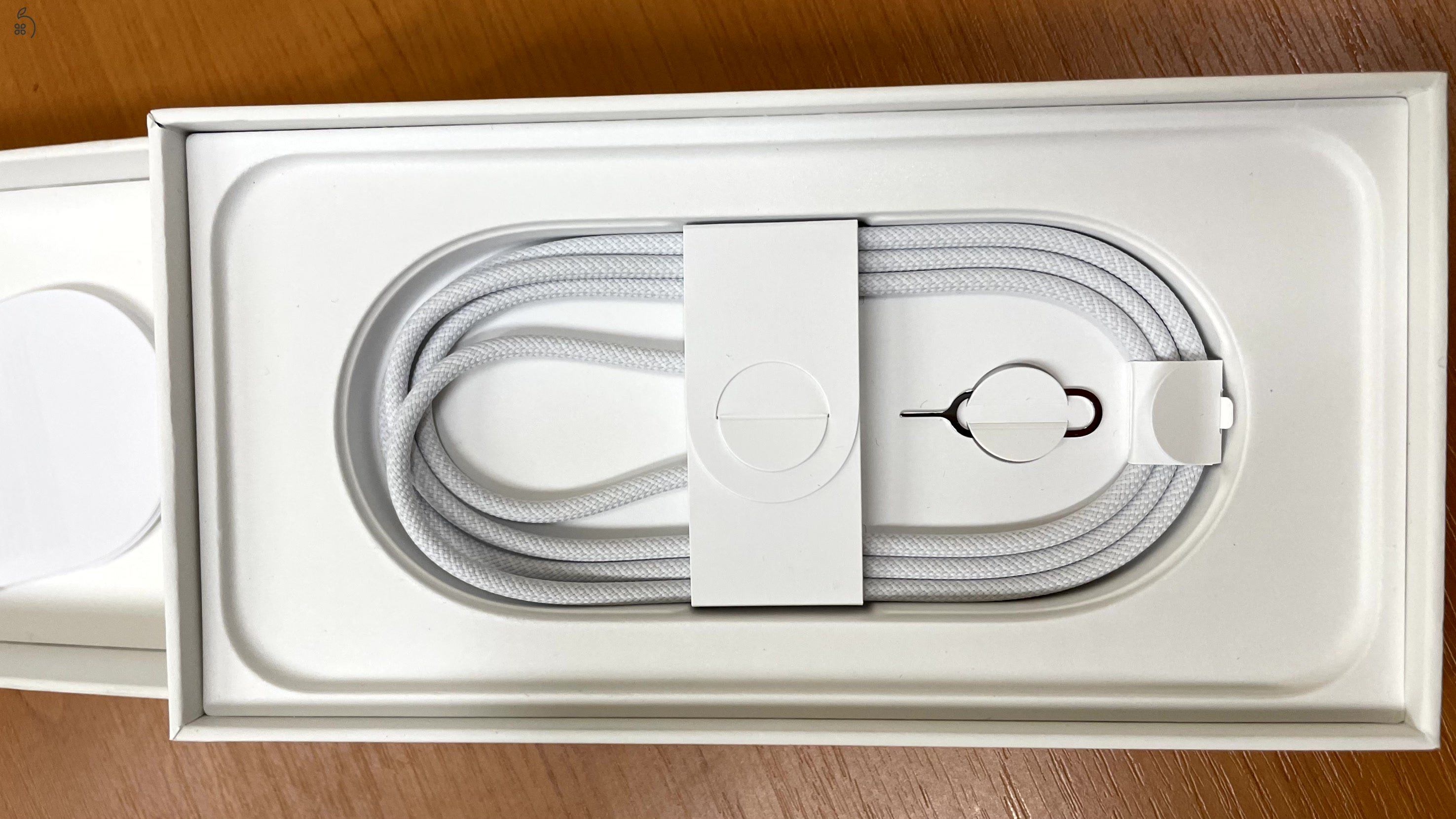 Apple iPhone 16 Pro Max 256 GB White Titanium 93% akku