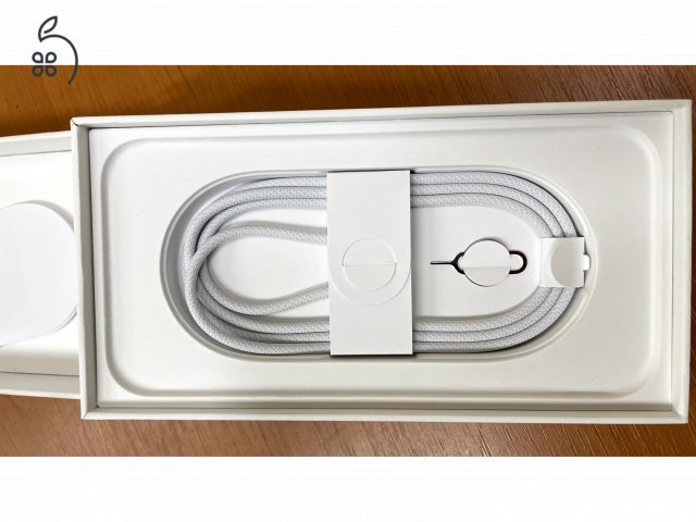 Apple iPhone 16 Pro Max 256 GB White Titanium 93% akku