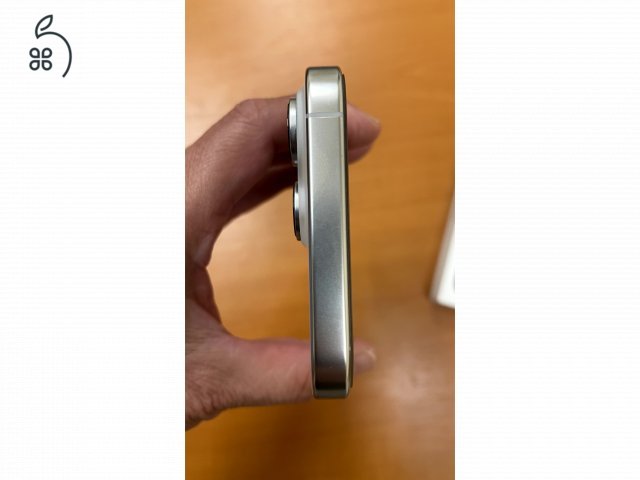 Apple iPhone 16 Pro Max 256 GB White Titanium 93% akku