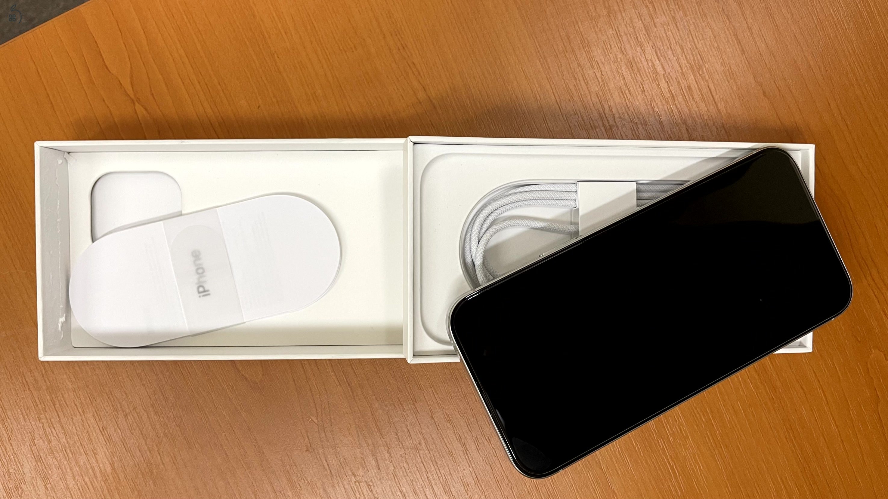 Apple iPhone 16 Pro Max 256 GB White Titanium 93% akku