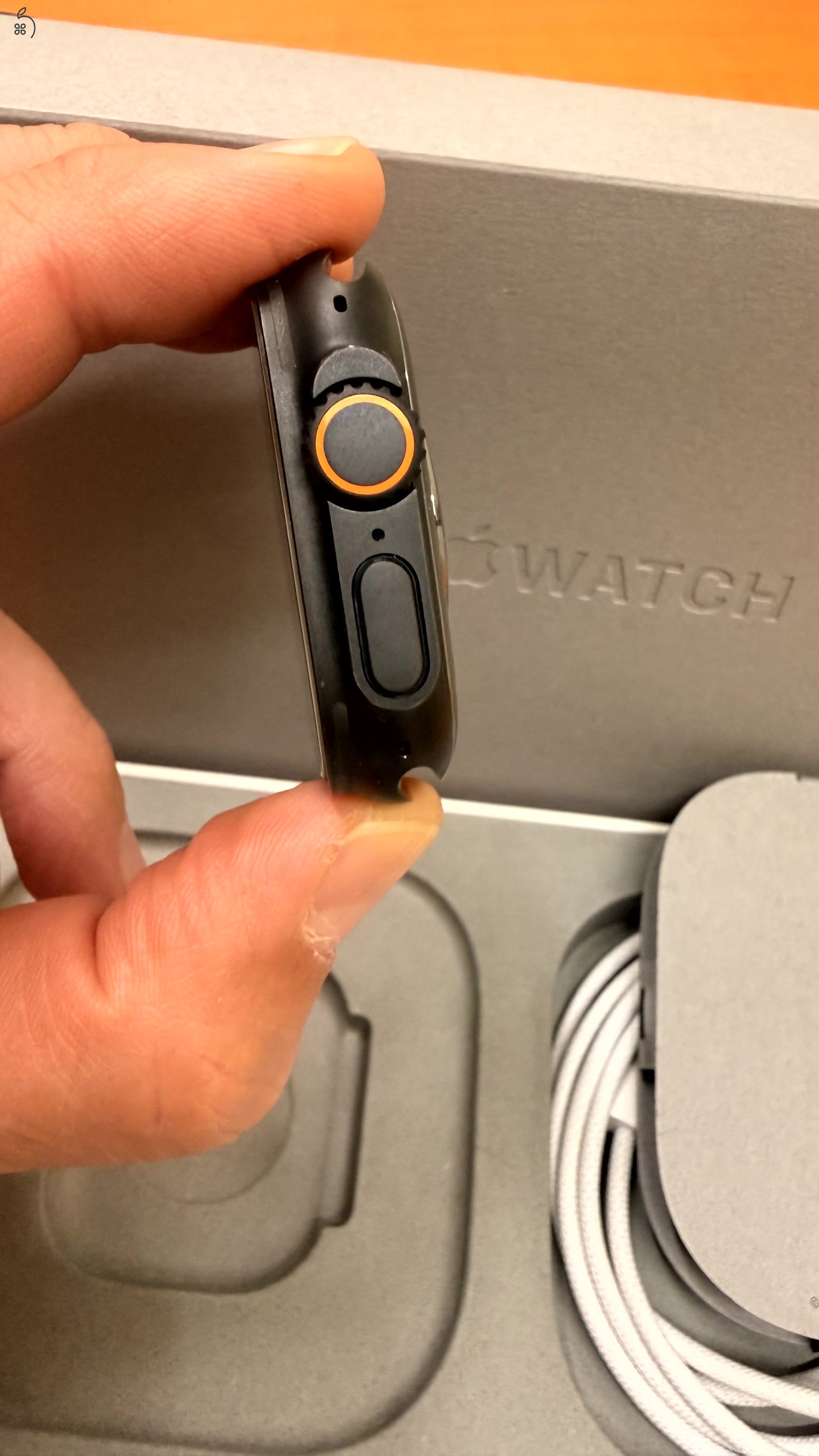 Apple Watch Ultra 2 Black 49mm – 100% akku – karcmentes – gyári Black Trail Loop