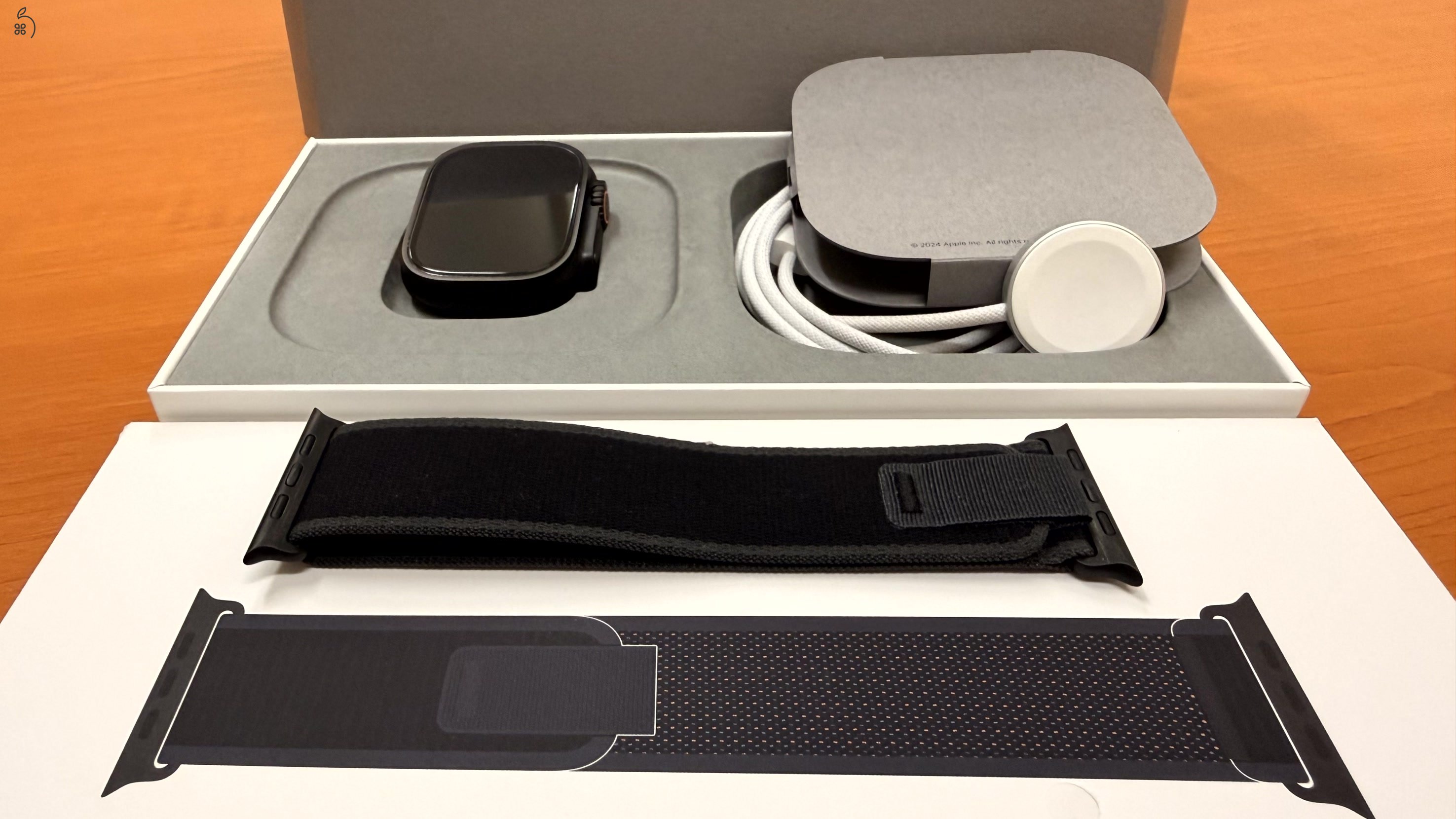 Apple Watch Ultra 2 Black 49mm – 100% akku – karcmentes – gyári Black Trail Loop