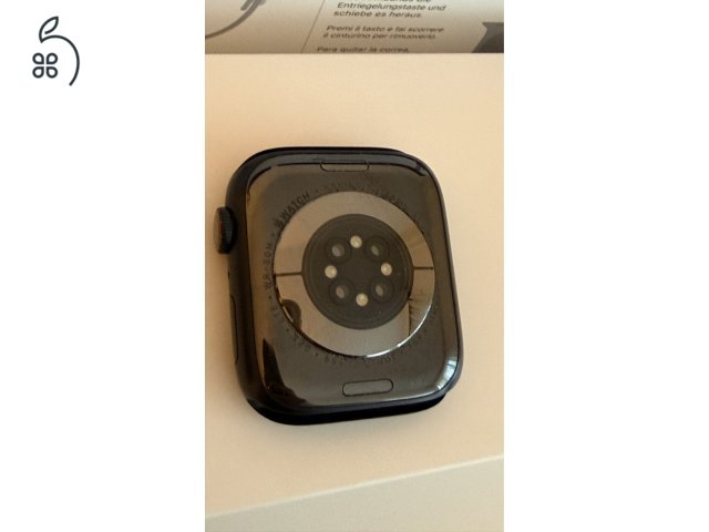 Apple Watch S7 Cellular Aluminium Case Midnight 45mm sportszíjjal