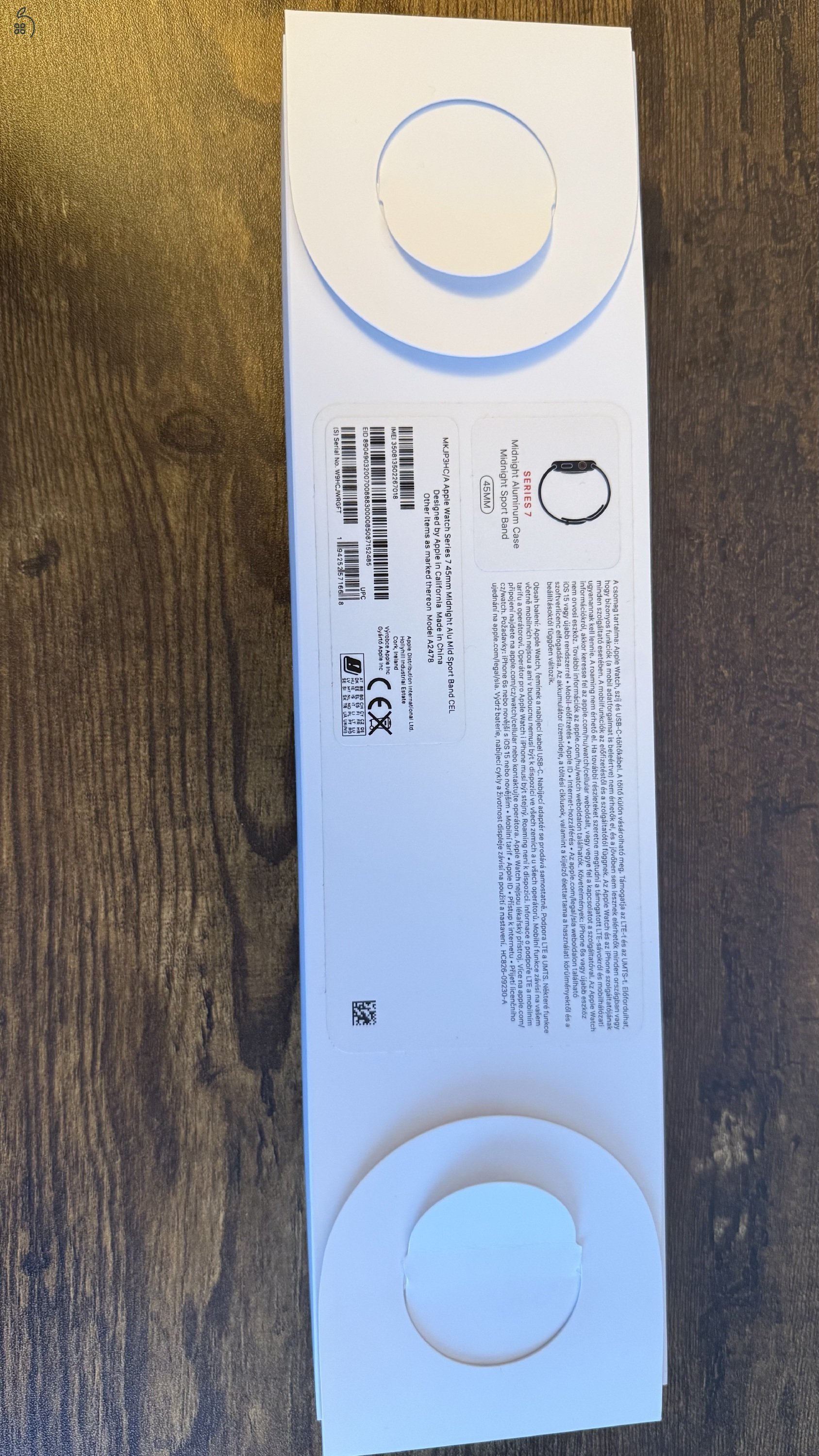 Apple Watch S7 Cellular Aluminium Case Midnight 45mm sportszíjjal