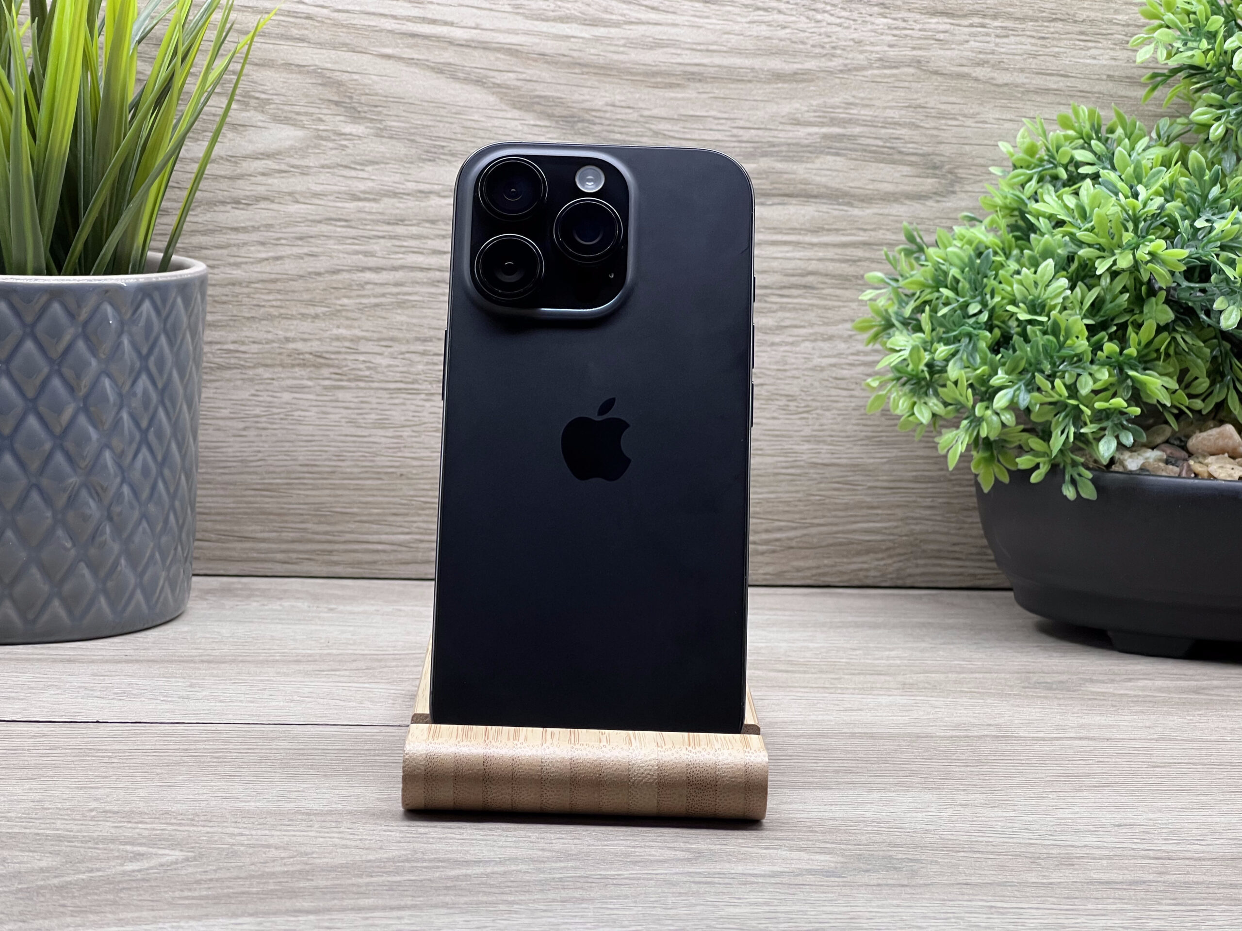 iPhone 16 Pro black Titanium 128GB 2 ÉV Garanciával