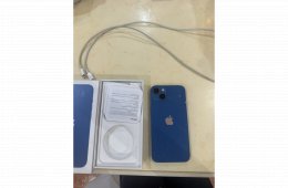 Kék iPhone 13 eladó – extrákkal!