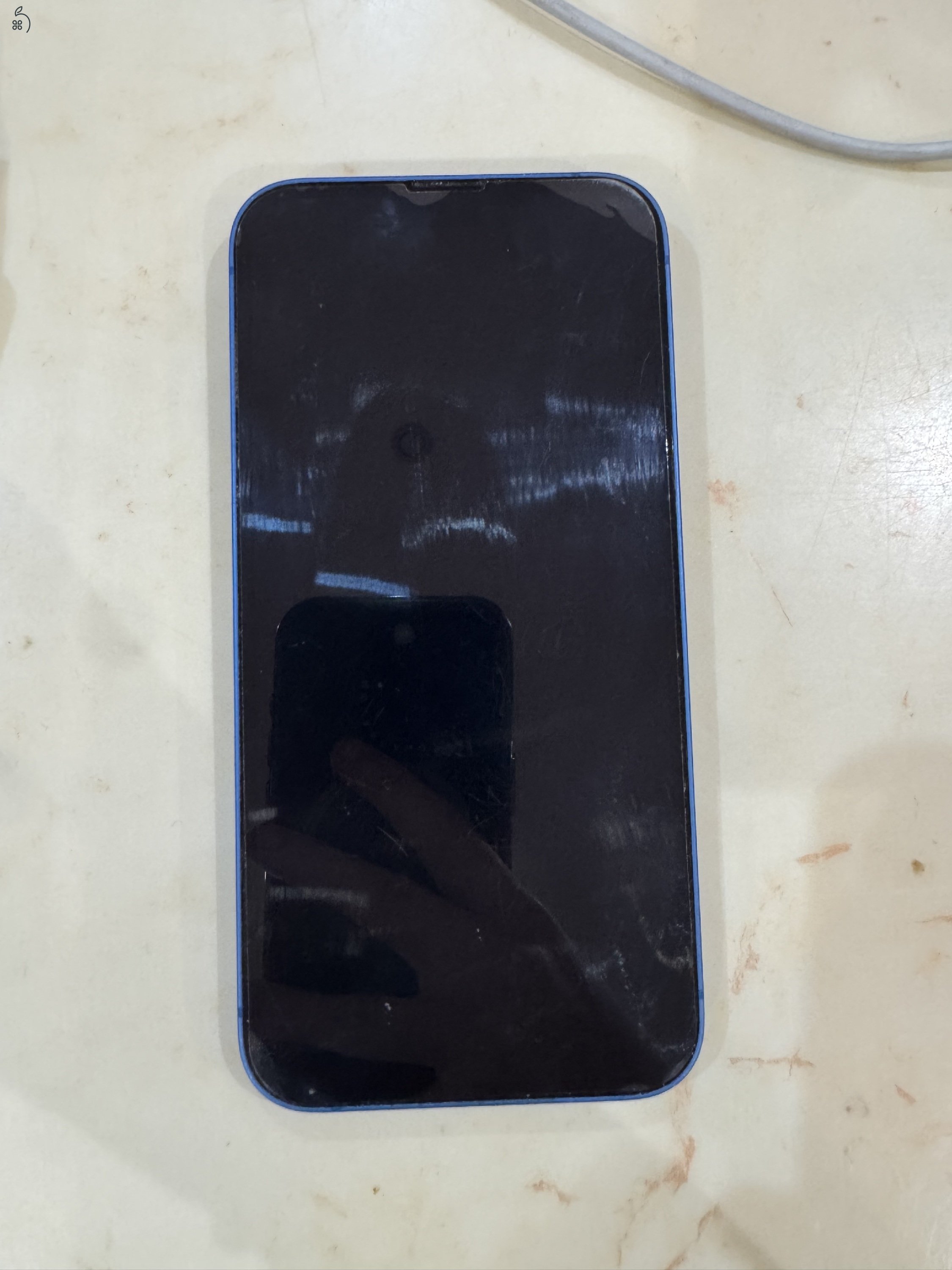 Kék iPhone 13 eladó – extrákkal!