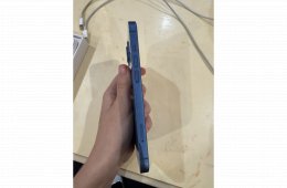 Kék iPhone 13 eladó – extrákkal!