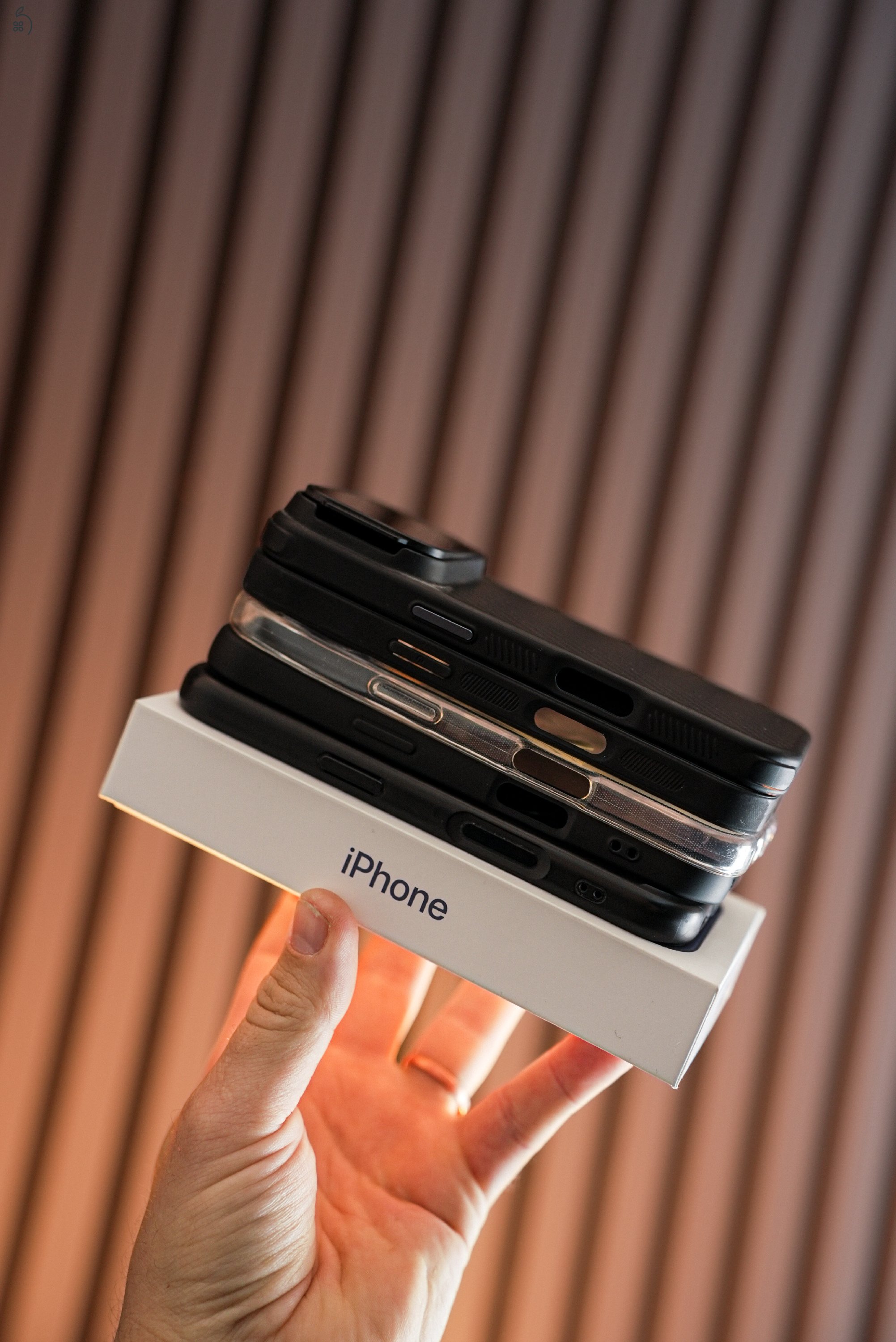 Hibátlan, független iPhone 17 Pro, 256Gb, + 5db tok