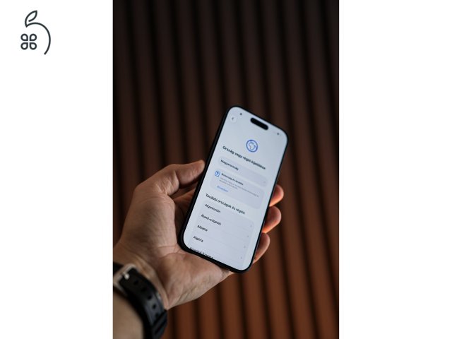 Hibátlan, független iPhone 17 Pro, 256Gb, + 5db tok