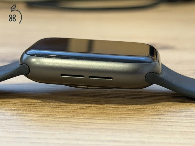 Apple Watch Series 5 GPS 44 mm, M/L szíj