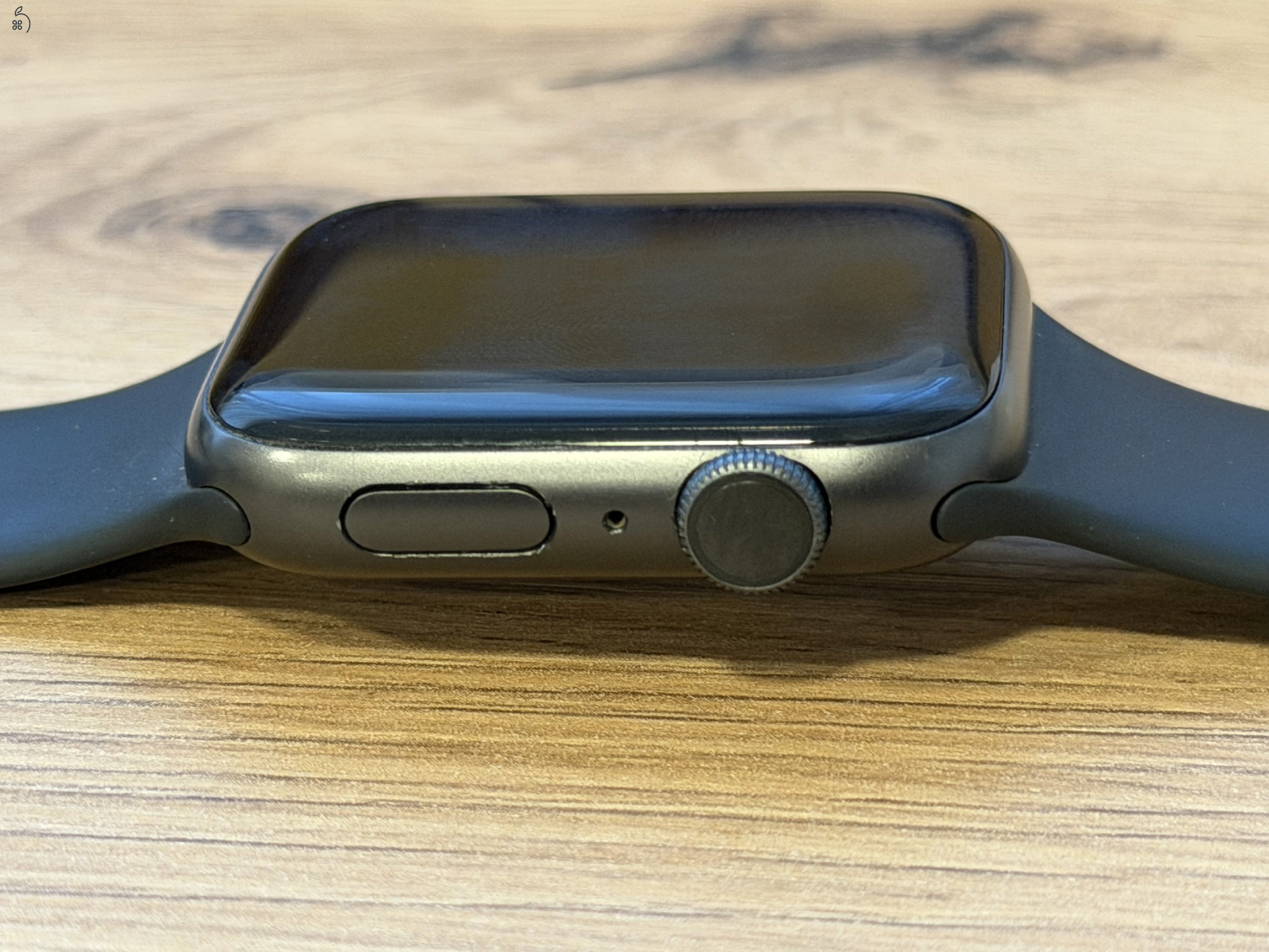 Apple Watch Series 5 GPS 44 mm, M/L szíj