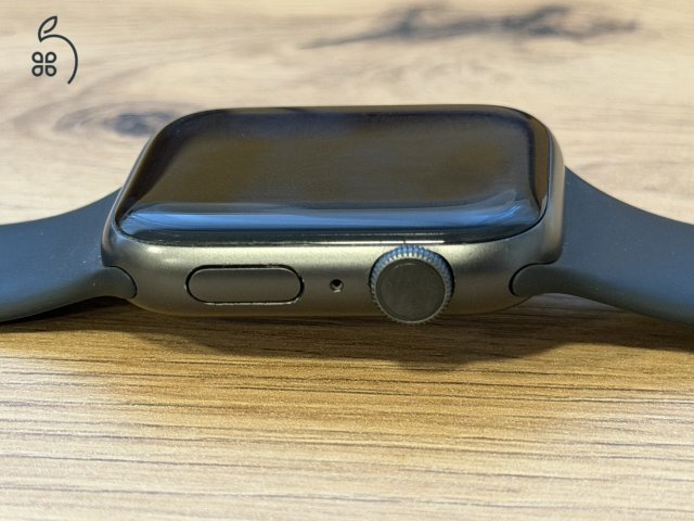 Apple Watch Series 5 GPS 44 mm, M/L szíj