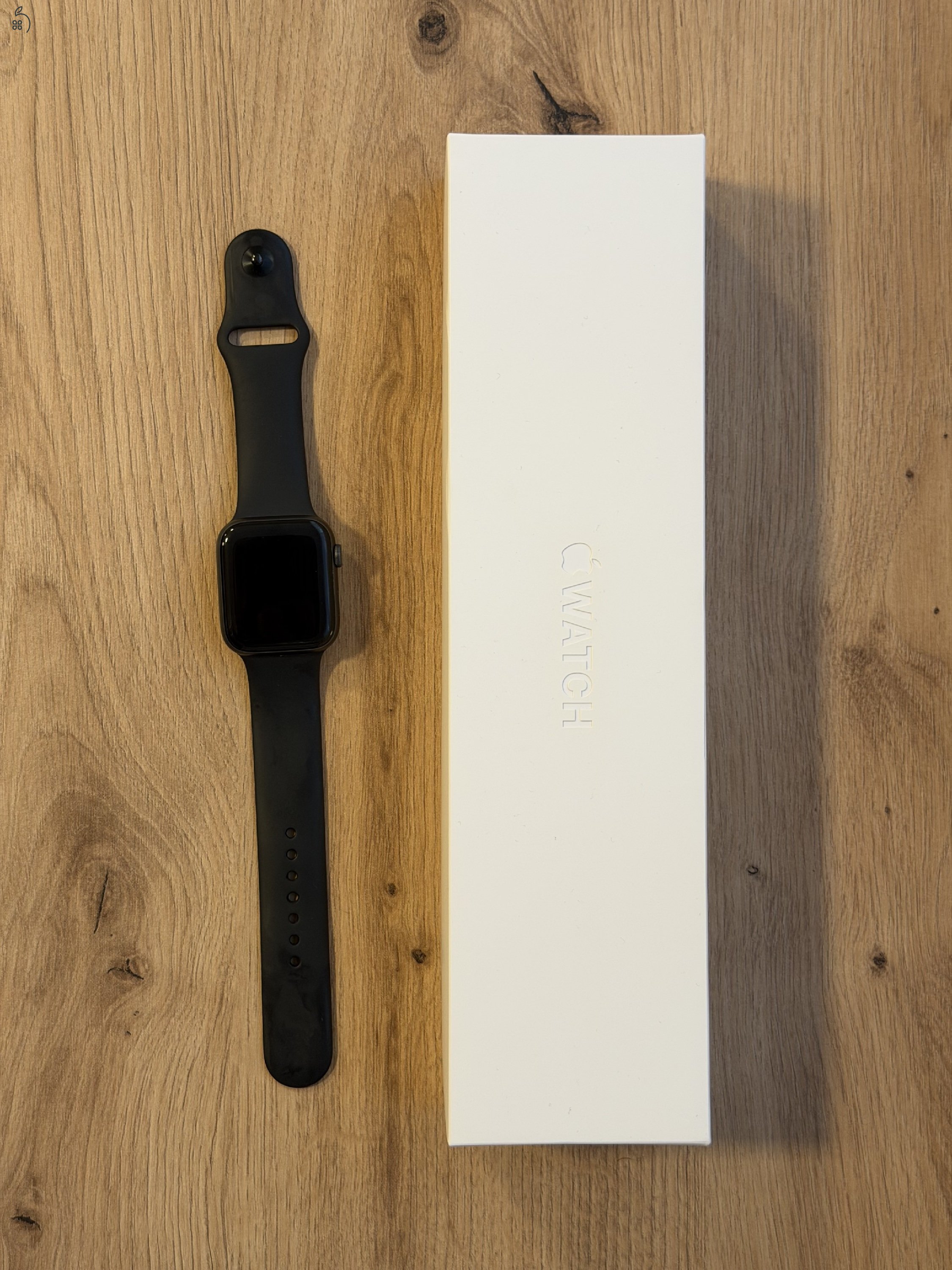 Apple Watch Series 5 GPS 44 mm, M/L szíj