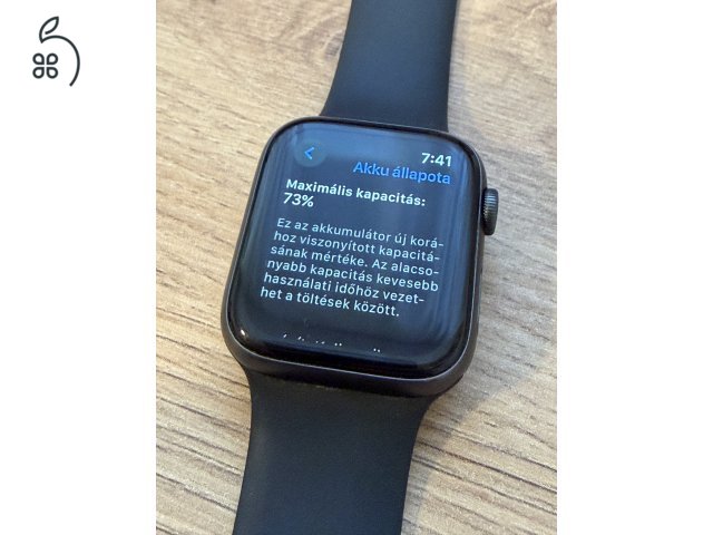 Apple Watch Series 5 GPS 44 mm, M/L szíj