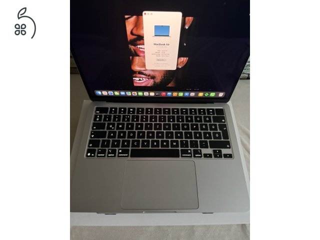 MacBook Air M4 (2025), 512 GB, Silver ( 2028-ig érvényes Cseregarancia)