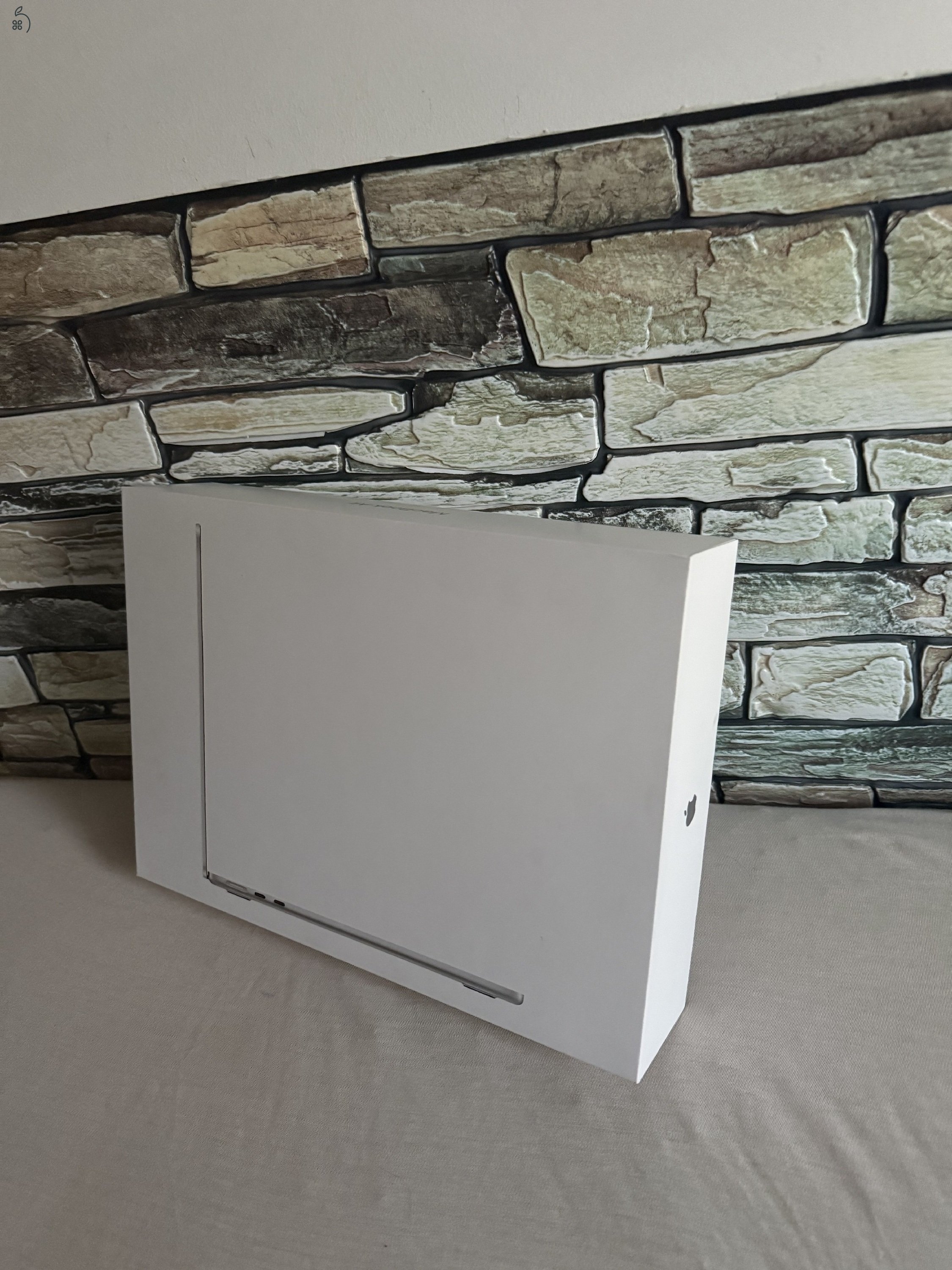 MacBook Air M4 (2025), 512 GB, Silver ( 2028-ig érvényes Cseregarancia)