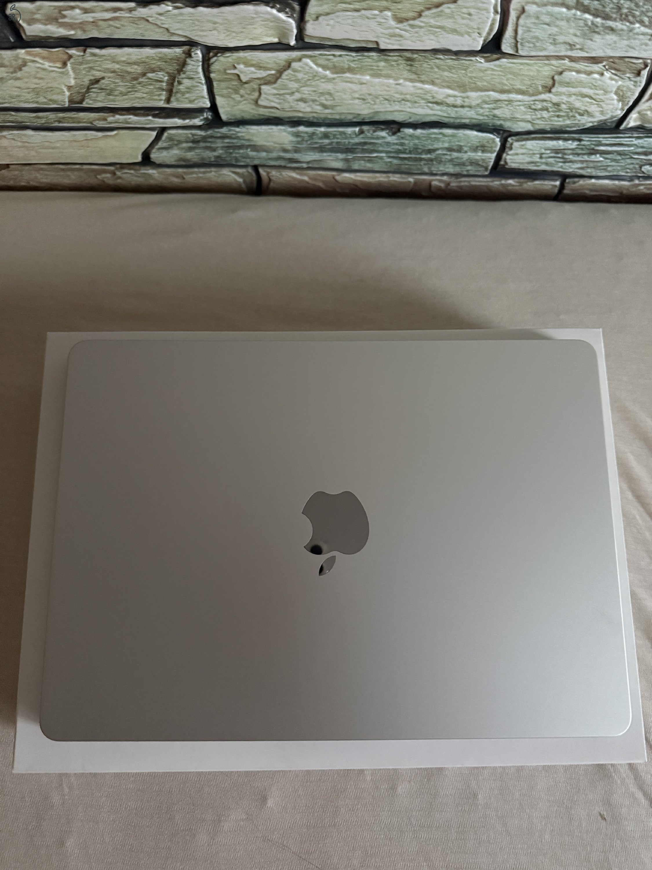 MacBook Air M4 (2025), 512 GB, Silver ( 2028-ig érvényes Cseregarancia)