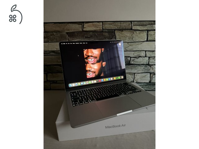 MacBook Air M4 (2025), 512 GB, Silver ( 2028-ig érvényes Cseregarancia)