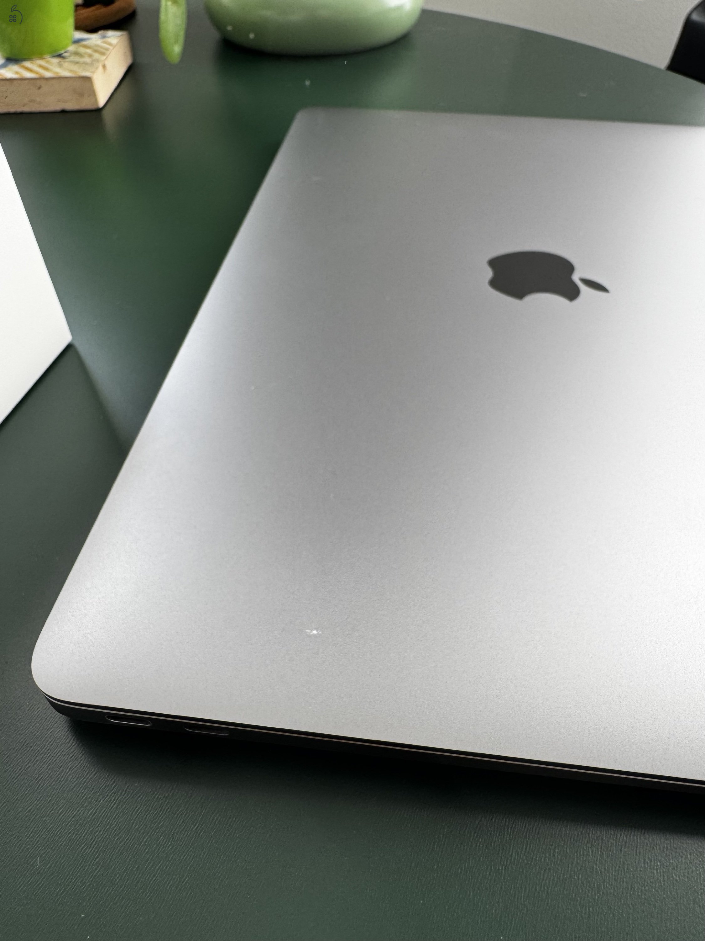 MacBook Air M1 (2020), 8 GB / 256 GB, ezüst